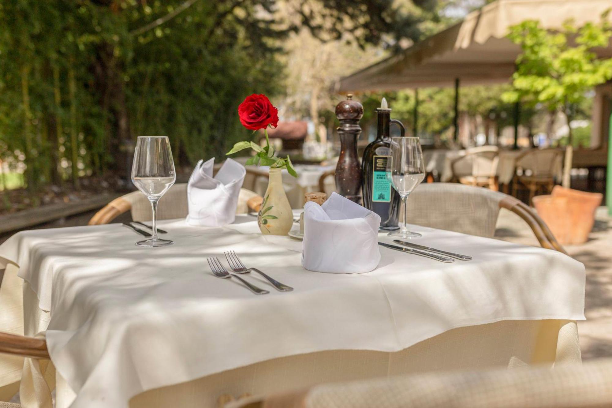 Restaurant Bric Dekani Kültér fotó